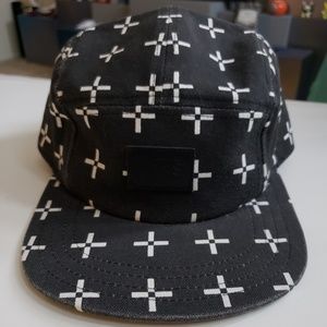 VANS 5 panel strapback with cross pattern